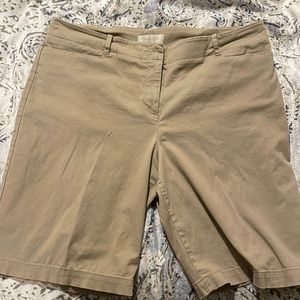 Talbots size 16 Bermuda shorts beige.